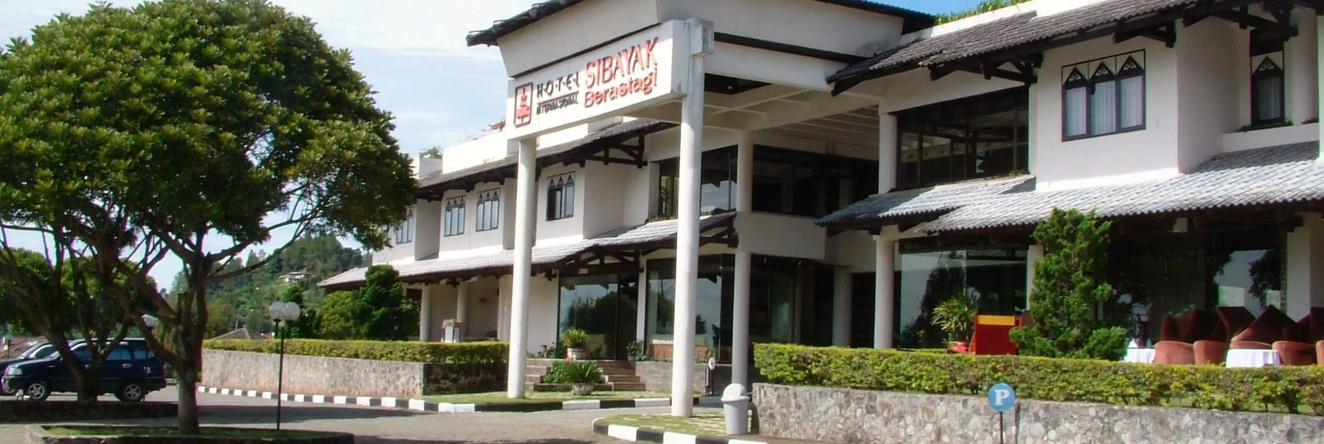 Hotel Sibayak Internasional Berastagi, 贝拉斯特吉 — 照片 1