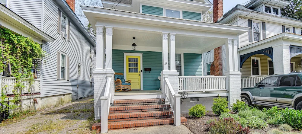 Elizabeth City Home w/ Fire Pit < 1 Mi to Downtown, 伊丽莎白城 — 照片 1