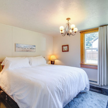 < 1 Mi to Coquille River: Cottage w/ Private Yard!, 班登 — 照片 3