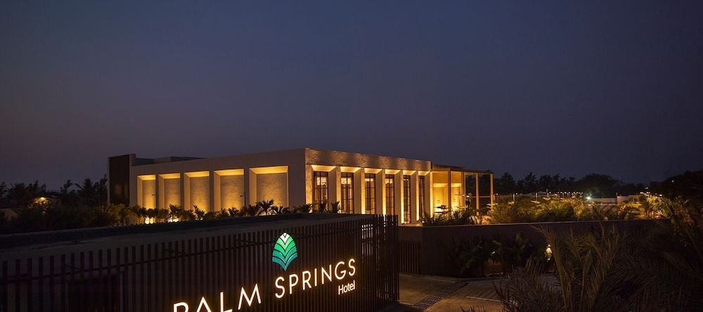 Palm Springs Resort, Нашик — фото 1