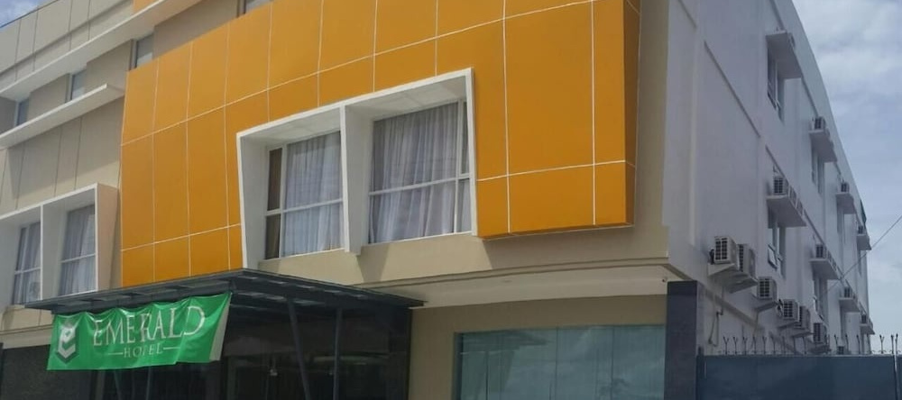 Emerald Hotel, Timika — photo 1