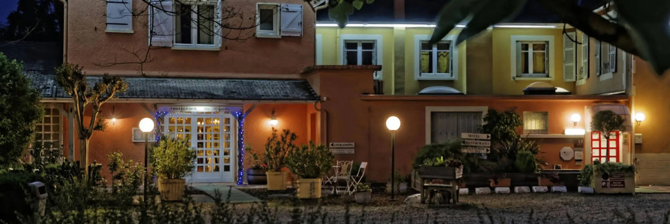 Logis Hotel Des Pyrenees Rest. La Pergola, Усс — фото 1