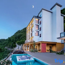 Mu Yun Wan Hostel, Shennongjia (Huong Khe Yuen Scenic Spot Shop), 神农架 — 照片 3