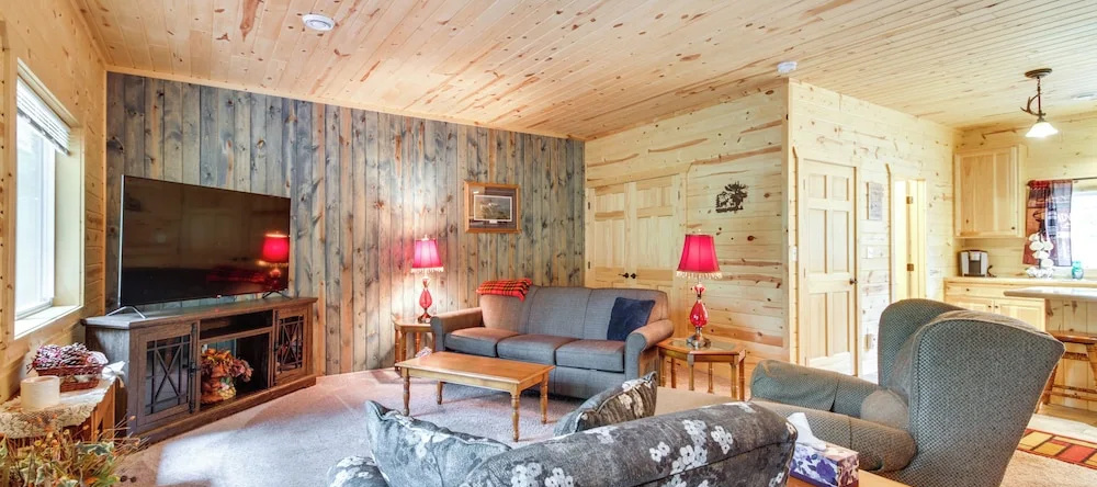 Pequot Lakes Vacation Rental w/ Patio & Fire Pit, 克罗斯莱克 — 照片 1