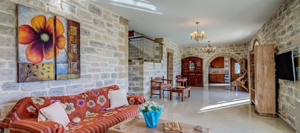 Hectoras Villa In Plaka, Плака — фото 1