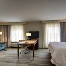 Hampton Inn & Suites Milwaukee West, Вест-Эллис — фото 3