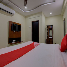 OYO 15838 Pramukh Palace, 凯萨拉帕利 — 照片 3