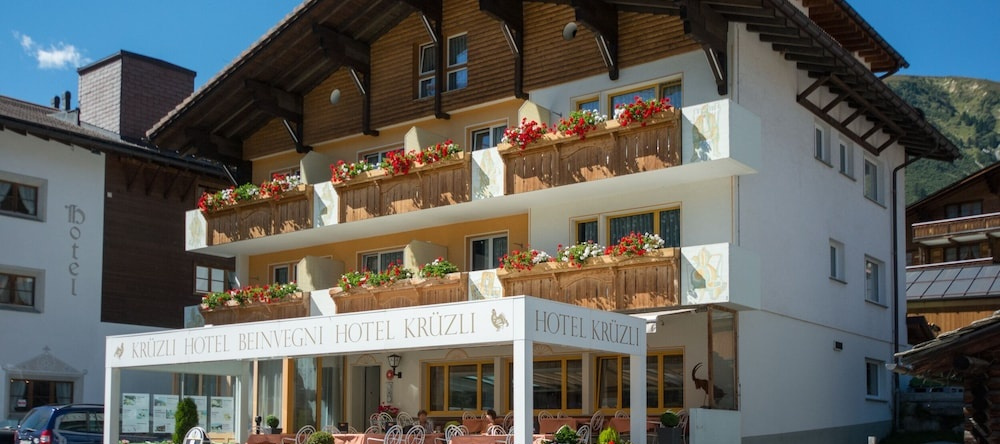 Hotel Kruezli, 策德伦 — 照片 1
