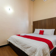RedDoorz Plus near Ramayana Pematangsiantar, 先达 — 照片 3