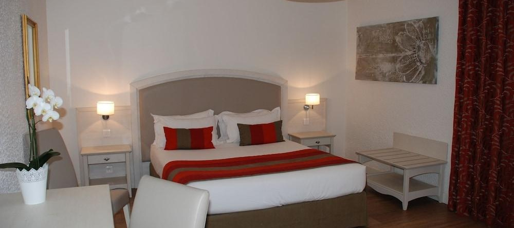 Hôtel & Restaurant Les 3 Barbus, 热内拉克 — 照片 1
