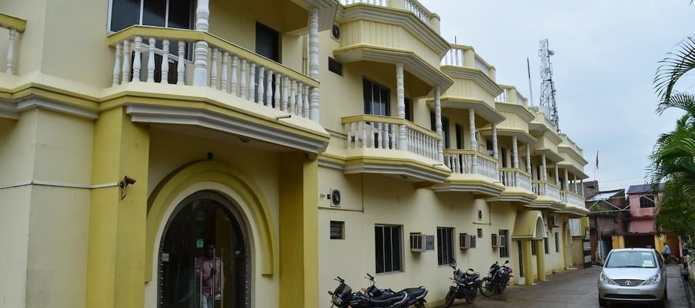 Hotel RK Palace, 帕库尔 — 照片 1