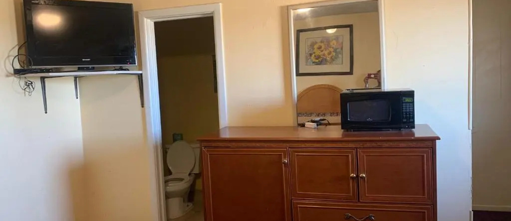 Budget Inn & Suites, Big Spring — photo 1