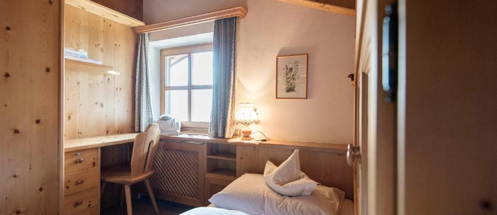Charmehotel Uhrerhof - Deur, 卡斯特尔罗托 — 照片 1