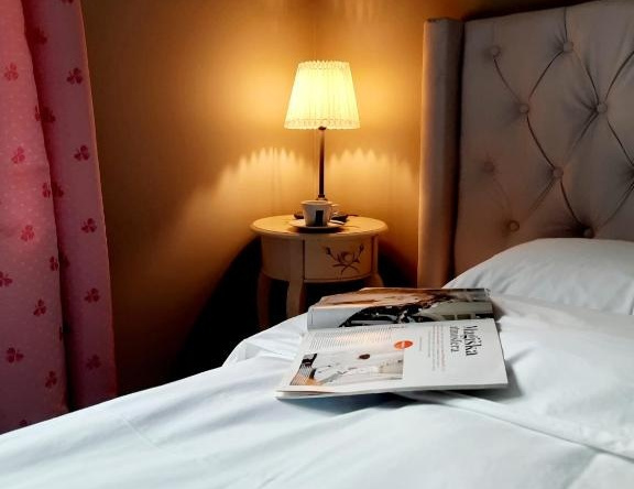 Lake & Library Hotel, 伊格纳利纳 — 照片 1