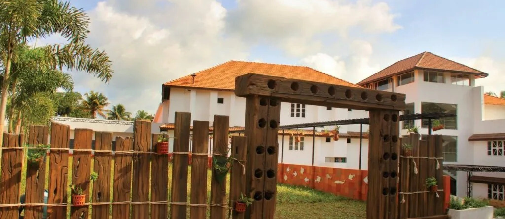 Eastend Clayhouse Chalakudy, 普杜卡德 — 照片 1