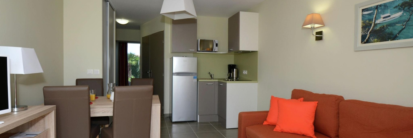 Cozy holiday home with terrace surrounded by vineyards, 萨莱勒多德 — 照片 1