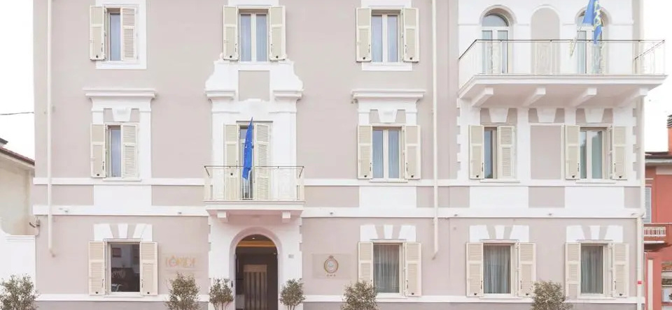Doride Suites Boutique Hotel, Carrara — photo 1