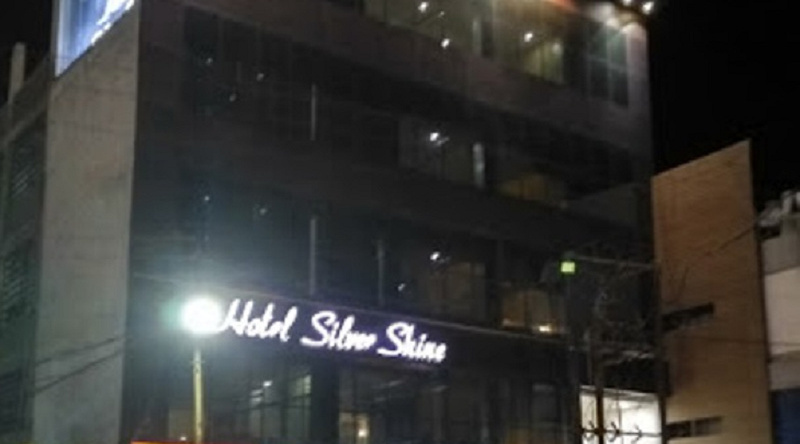 Hotel Silver Shine, 钦德瓦拉 — 照片 1