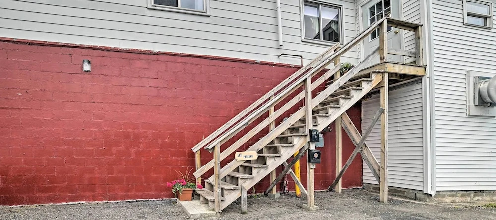 Walkable St Ignace Condo w/ Lake Huron Views, 圣伊格纳斯 — 照片 1