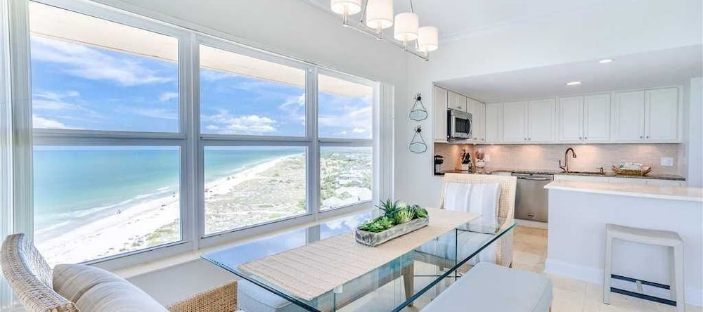 Regatta Beach Club N913 - Two Bedroom Condo, 克利尔沃特海滩 — 照片 1