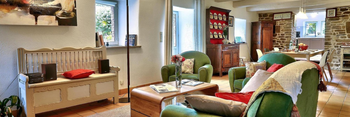 Inviting holiday home in Huelgoat with terrace, 于埃尔戈阿 — 照片 1