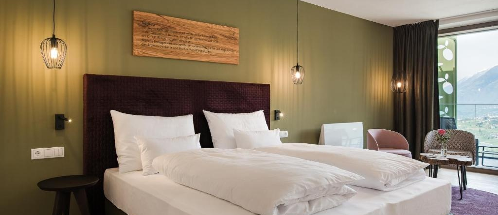Oliven- & Genusshotel Hirzer, Scena — photo 1