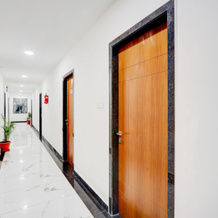Deluxe With Twin Bed Vishnu Grand Premium Rooms, 瓦朗加尔 — 照片 5
