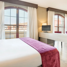 Hotel ILUNION Golf Badajoz, 巴达霍斯 — 照片 4