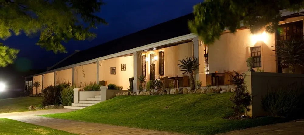 Swartberg Private Game Lodge, 德霍普 — 照片 1