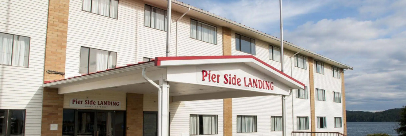 Pier Side Landing, Порт-Харди — фото 1