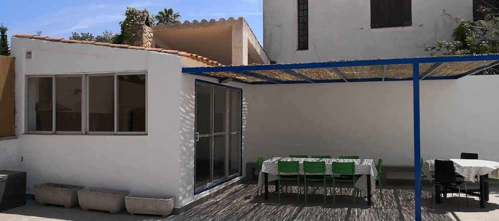 Villa Con Gran Piscina En Zona Residencial, Рода-де-Бера — фото 1