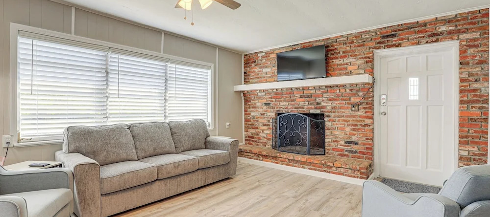 Sun-Soaked Okeechobee Retreat W/ Canal Views!, Окичоби — фото 1