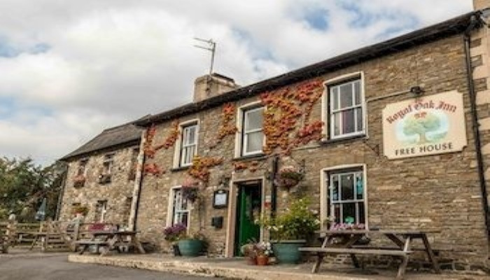 The Royal Oak Inn, 兰韦尔-阿尔-伊-布林 — 照片 1