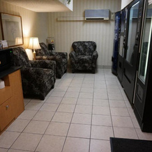 CenterWay Hotel Buffalo North Near University, 托纳旺达 — 照片 3