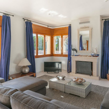 Detached Villa With Privated Pool Situated at the Seafront in Sant Pere Pescador, 圣佩雷佩斯卡多尔 — 照片 3
