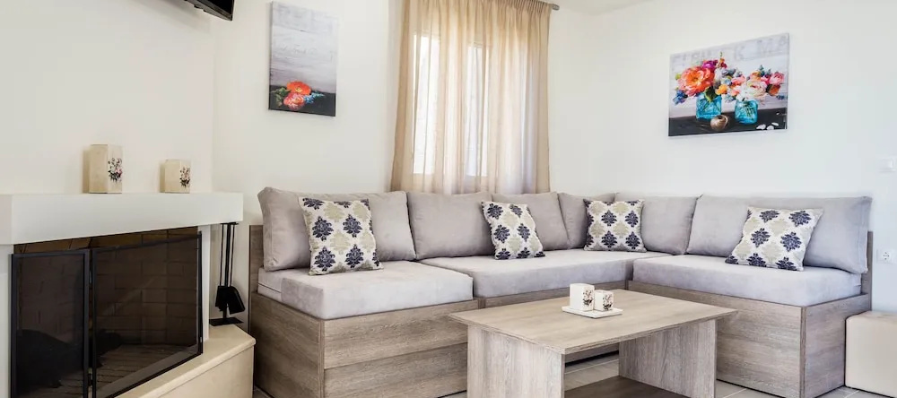 Lux Villa With Private Pool Close To The Beach, Тимбаки — фото 1