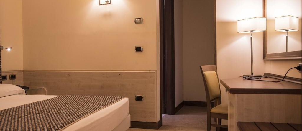 Hotel Resort Lido degli Aranci, 维博瓦伦蒂亚 — 照片 1