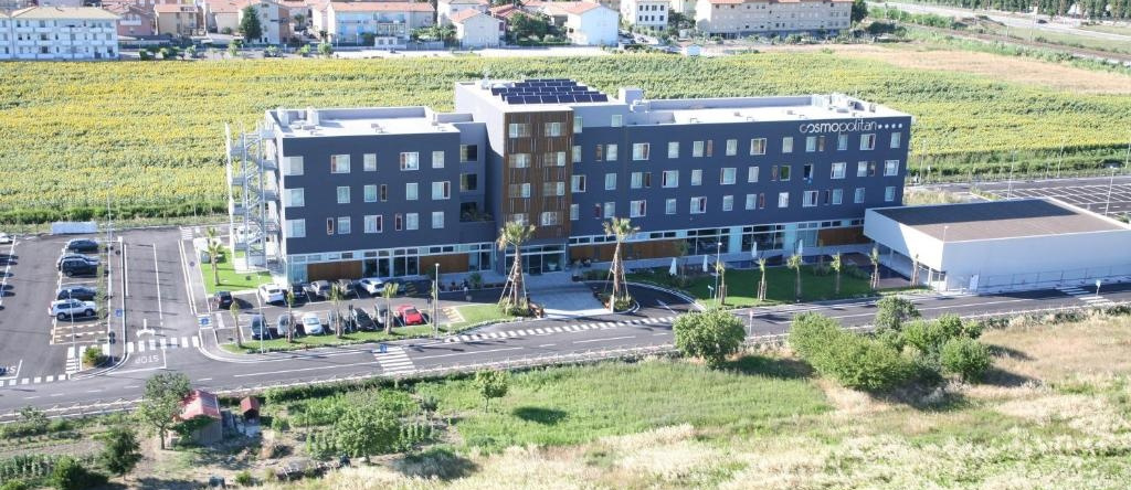 Cosmopolitan Hotel, Чивитанова-Марке — фото 1
