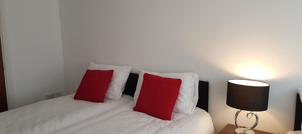 Icon Crownleigh 3 With Free Wifi, 布伦特伍德 — 照片 1