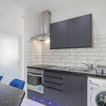 Stunning Top 2 Bed Flat Tilbury Central Location, Тилбери — фото 3