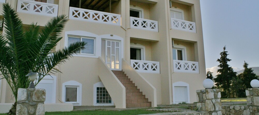 Flisvos Apartments, Kountoura — photo 1