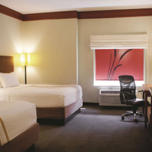 La Quinta Inn & Suites by Wyndham Atlanta Ballpark/Galleria, 玛丽埃塔 — 照片 3