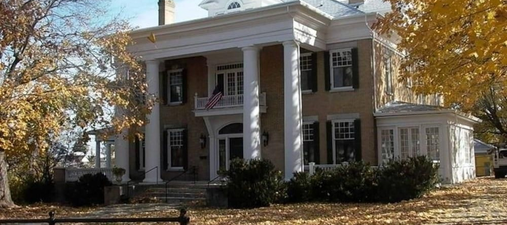 Trinkle Mansion Bed & Breakfast, Уайтевилл — фото 1