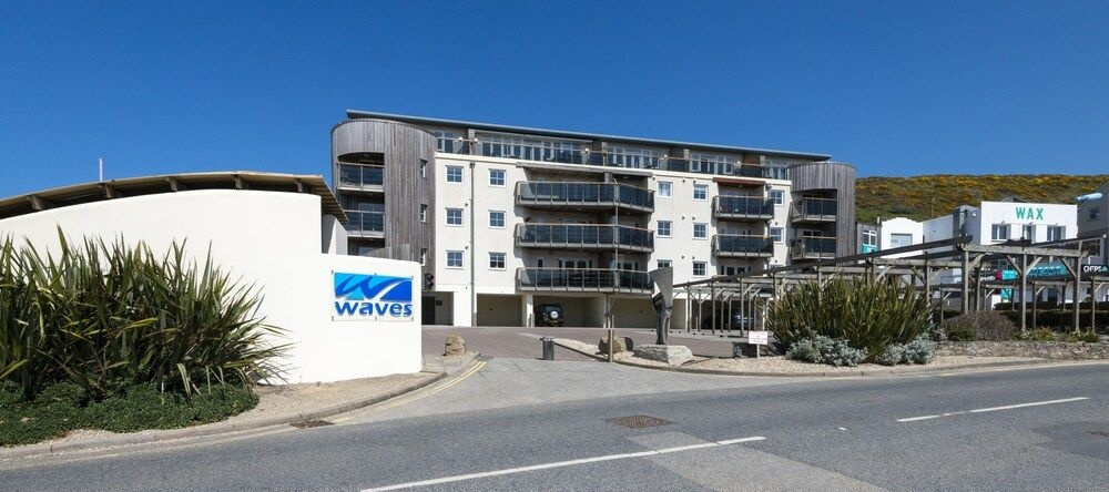 Waves Apartments, Mawgan Porth — photo 1