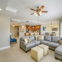 Penthouse Luxury - Exquisite Oceanside Condo, Jacksonville Beach — photo 4