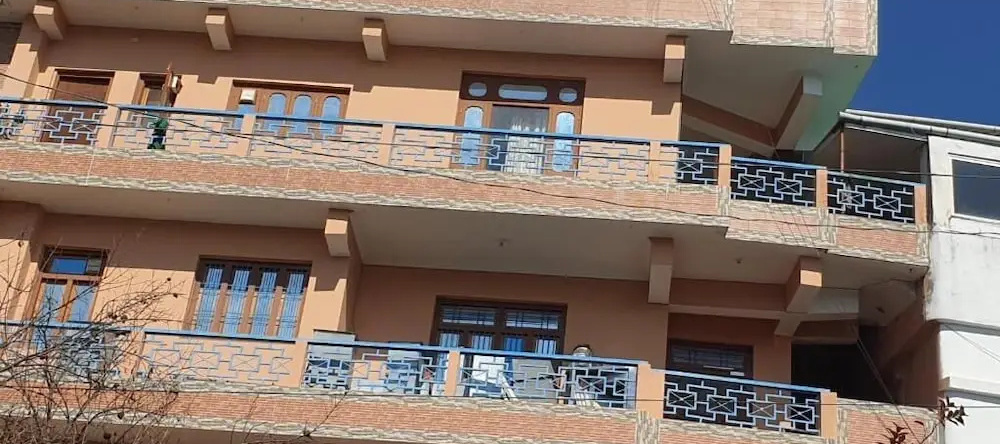 Hotel Pushpanjali, 皮托拉加尔 — 照片 1