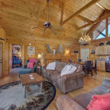 Knotty But Nice - Hot Tub, Jacuzzis And Fireplaces, Олдем — фото 2
