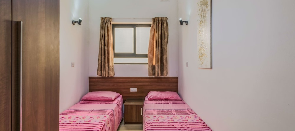 Blue Harbour 1 Seafront Holiday 2-bedroom Apartment With Terrace St Pauls Bay, 圣保罗湾城 — 照片 1