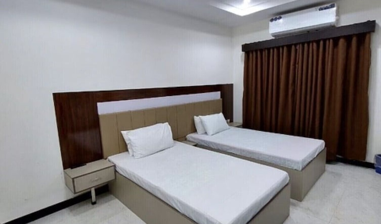 Overseas Hotel And Suites, 德拉加齐汗 — 照片 1