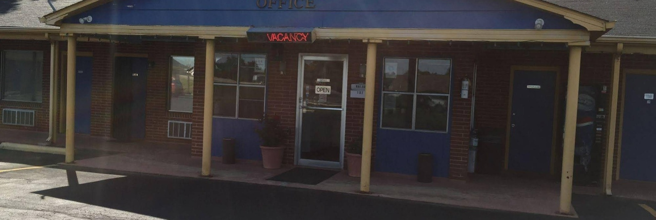 Economy Inn, St. James — photo 1